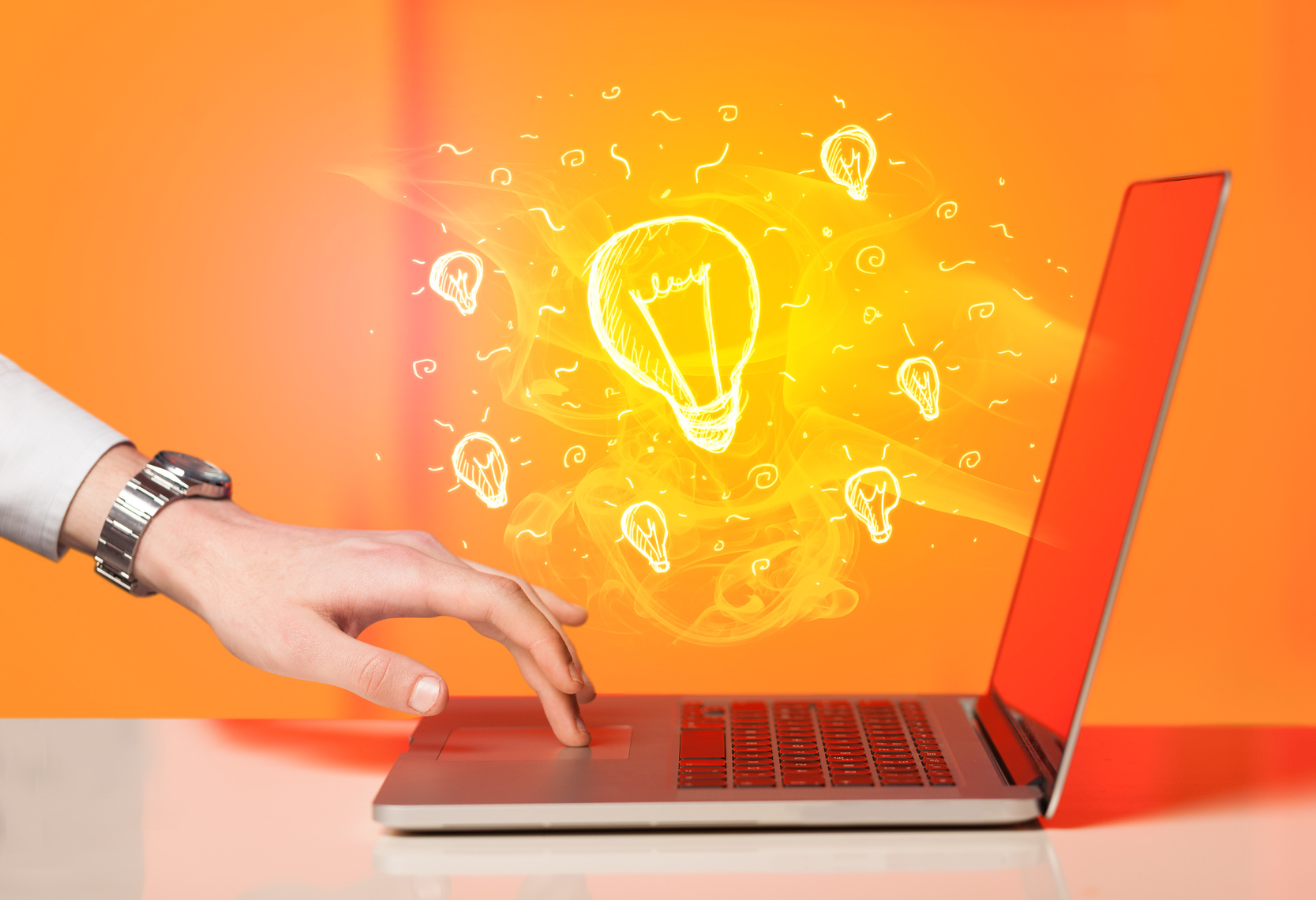 Zdjęcie laptopa z grafiką