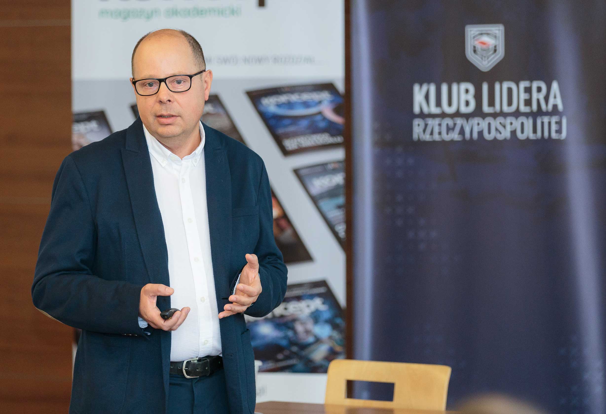 Prowadzący podczas szkolenia