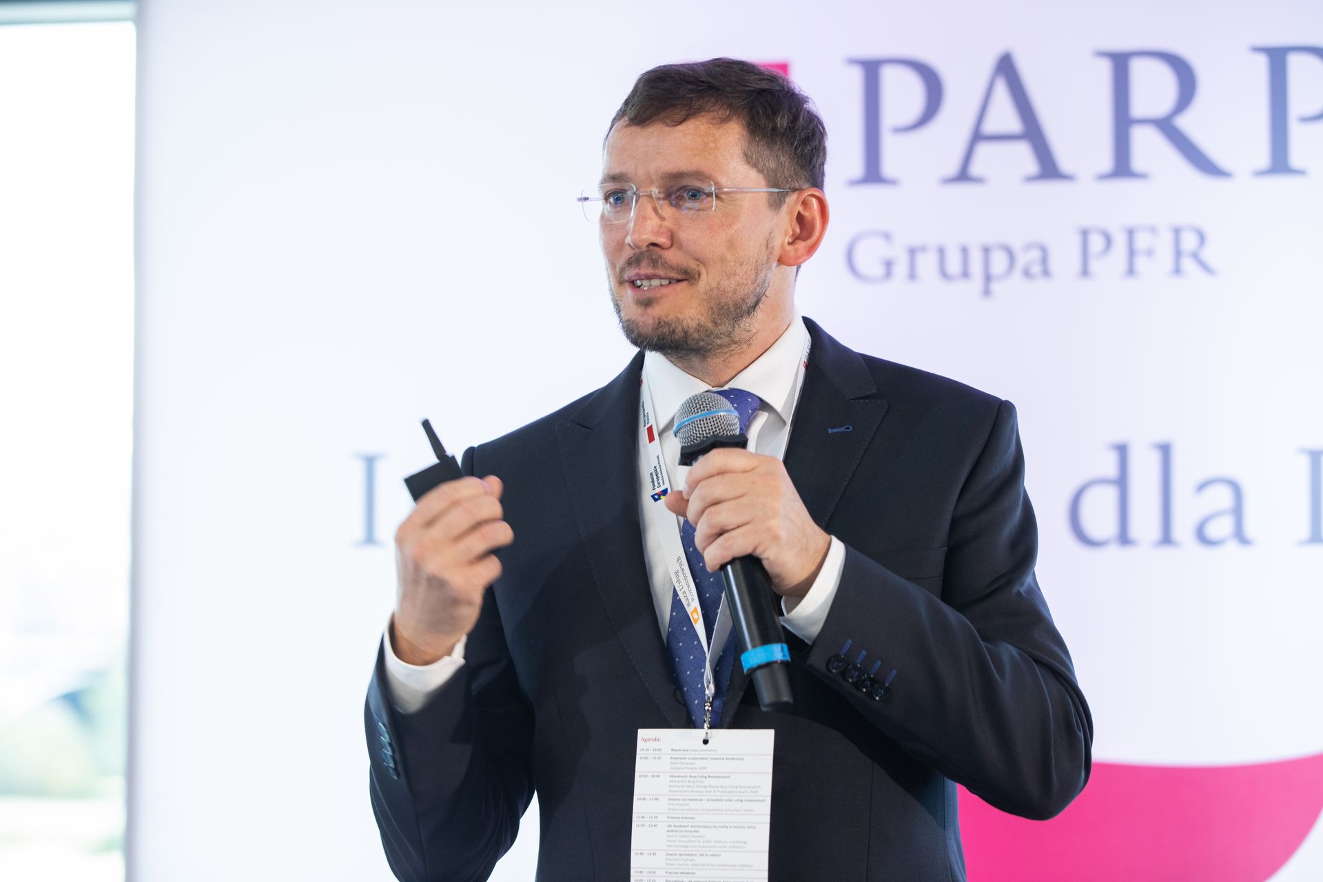 Prelegent w czasie konfernecji