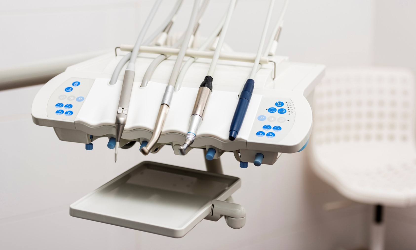 Zbliżenie na narzędzia stomatologiczne