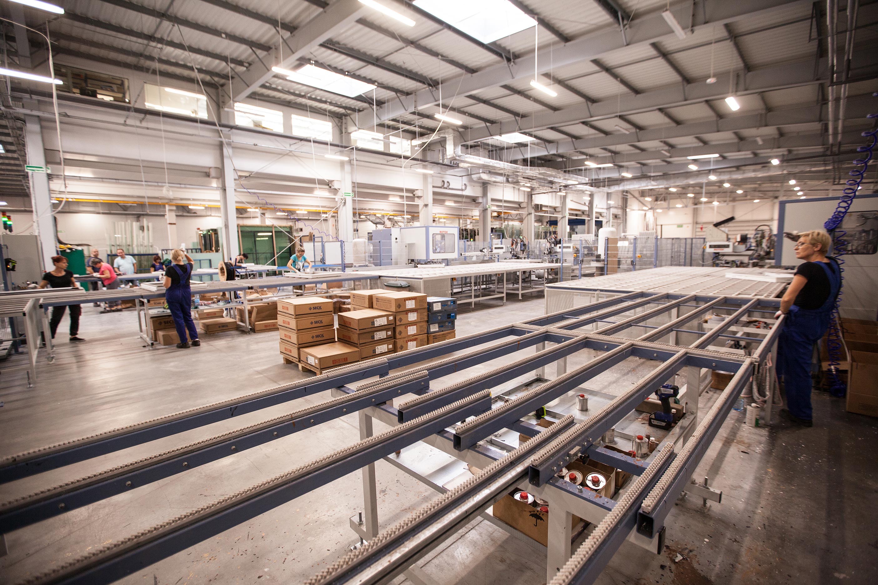 Hala produkcyjna, maszyny