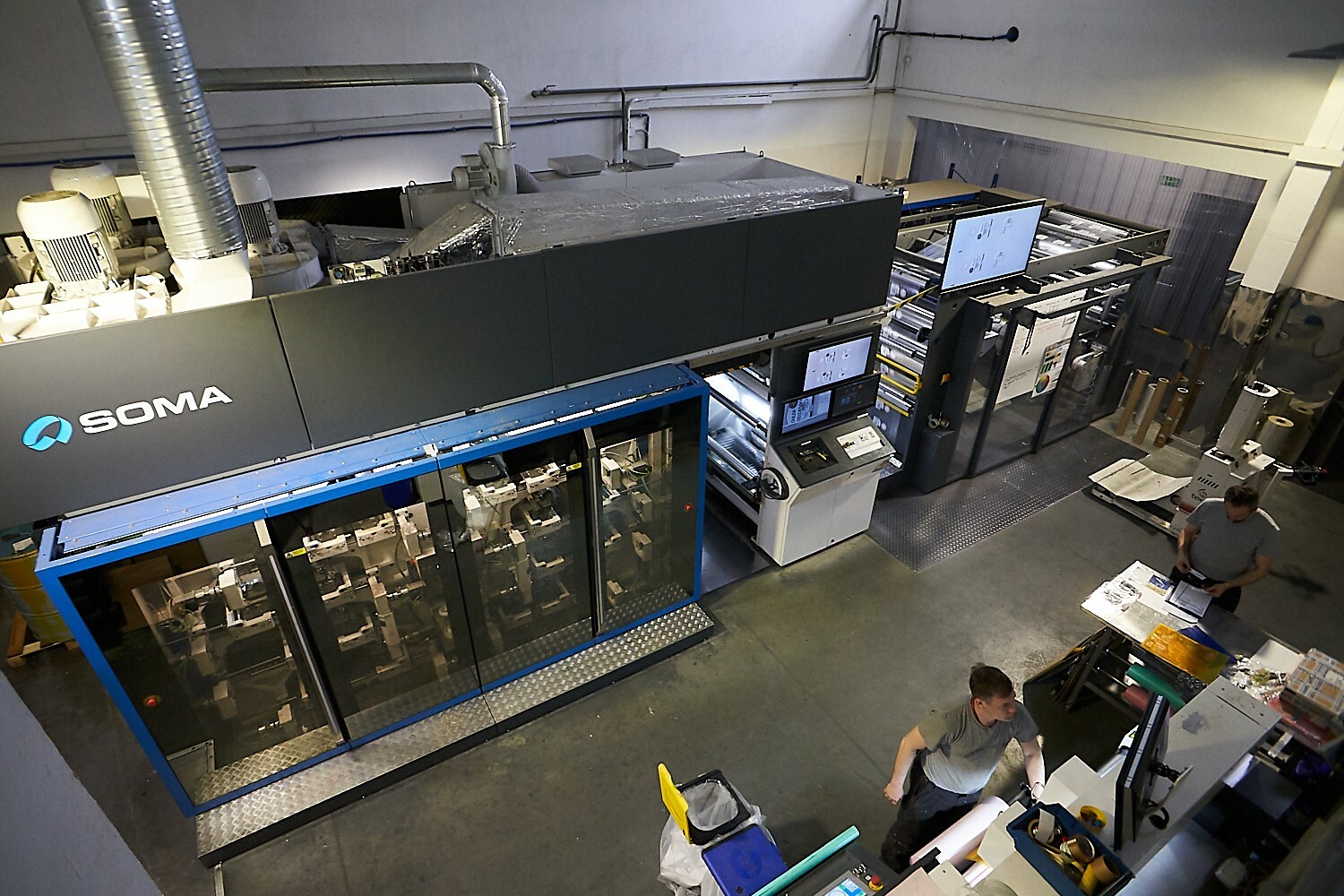 maszyna w hali produkcyjnej w fabryce 